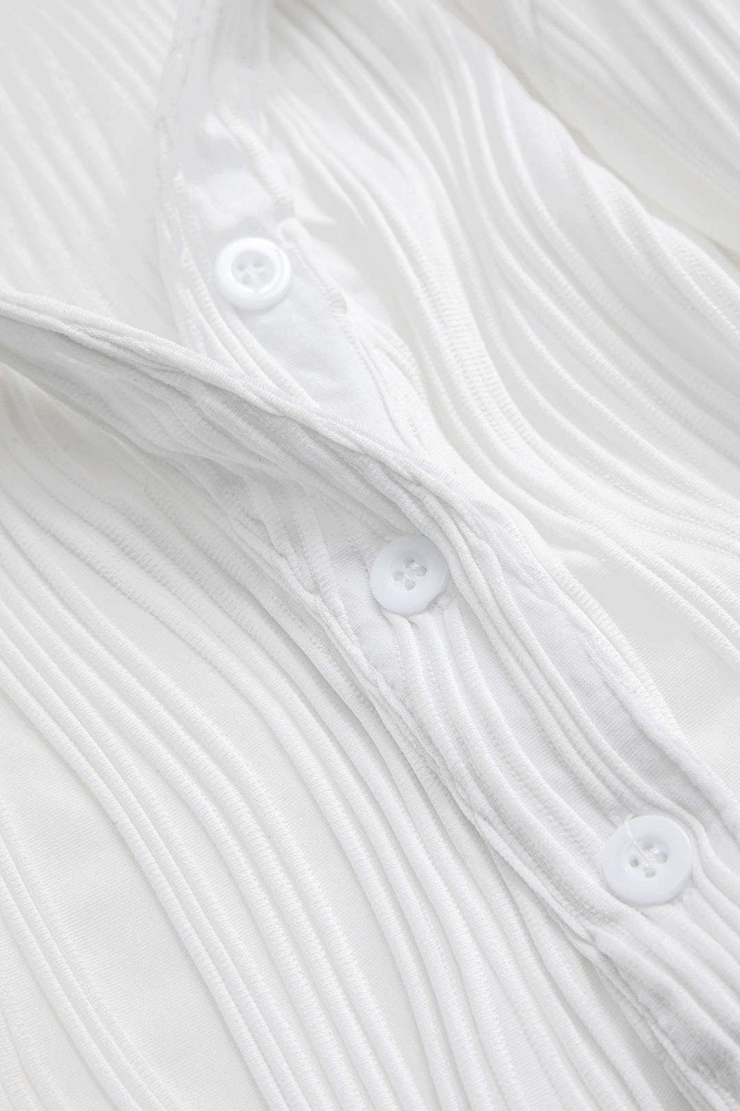 Chemise texturée blanche vue de profil nuage