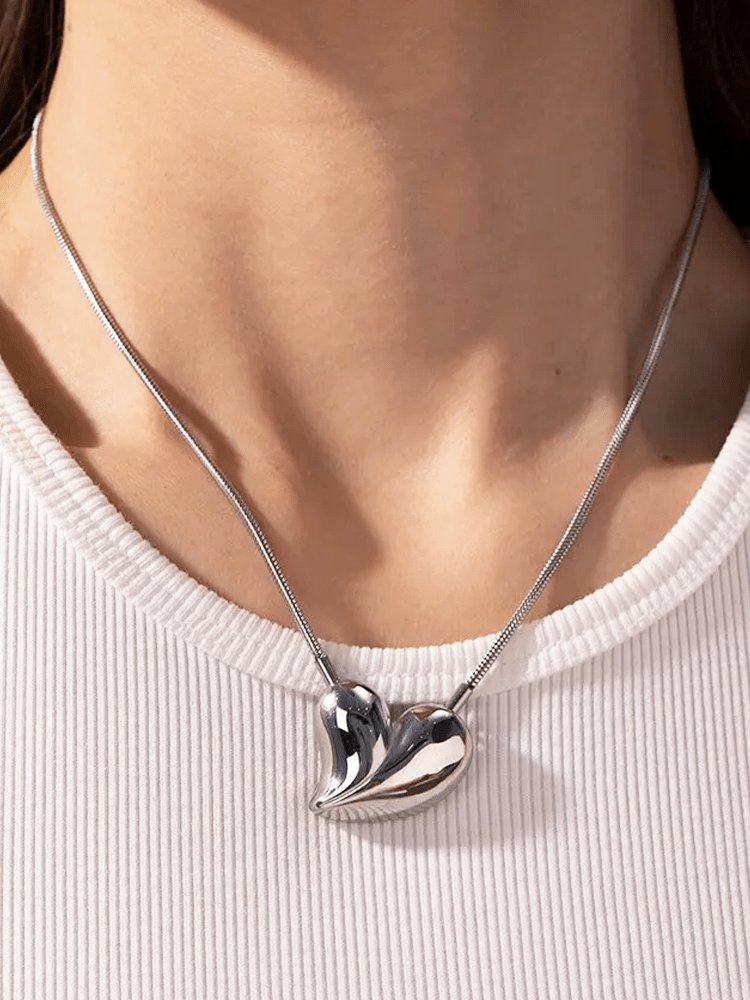 Collier cœur argenté étincelant harmonie