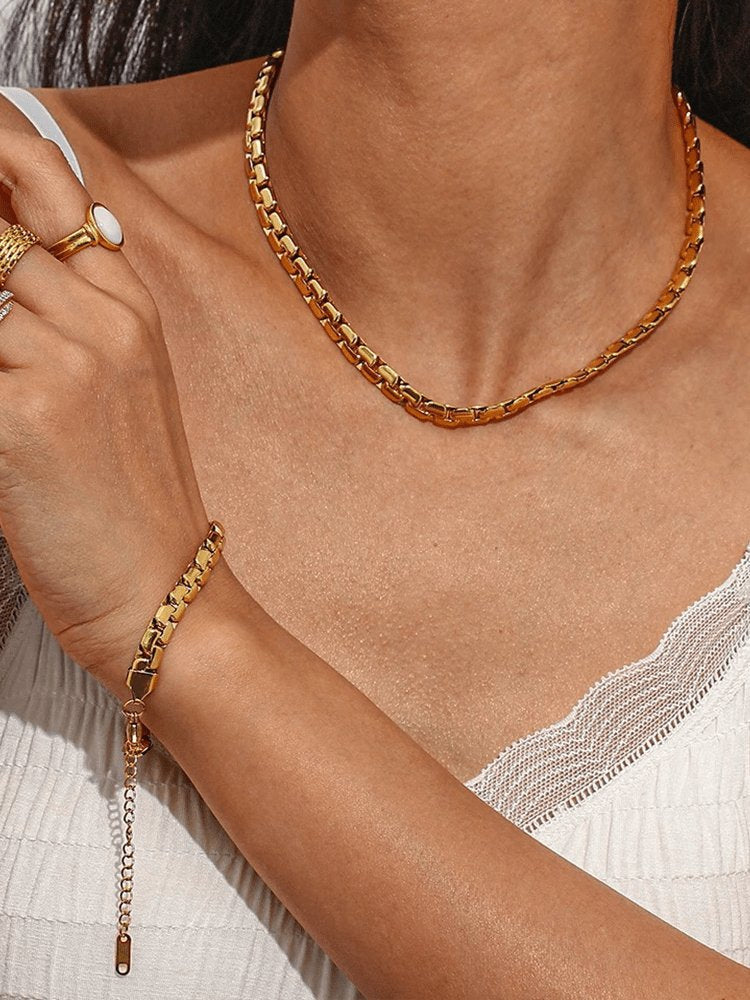 Collier statement à maillons dorés étoile