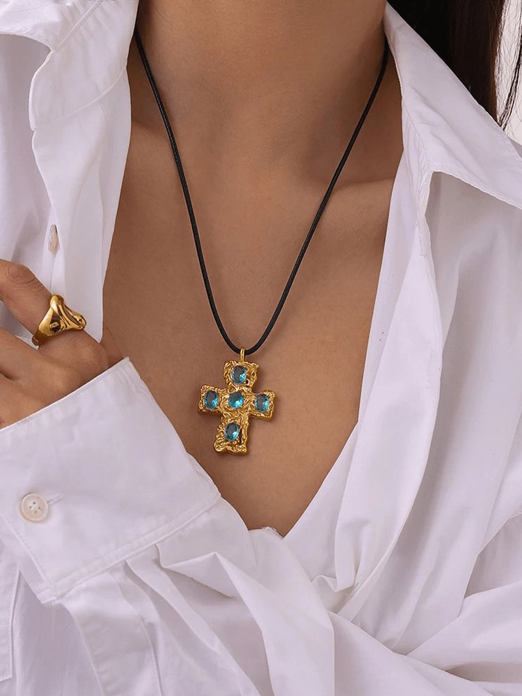 Pendentif croix plaqué or zircons turquoise douceur