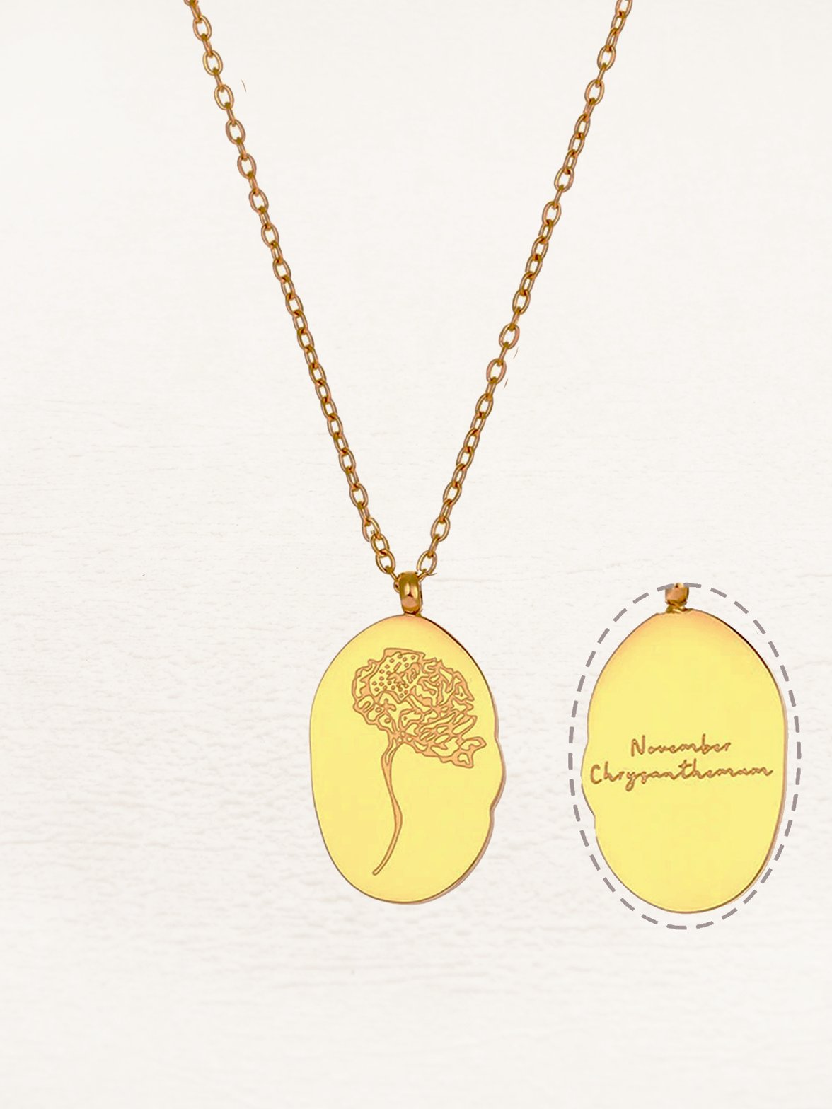 Collier ovale doré gravure florale sérénité