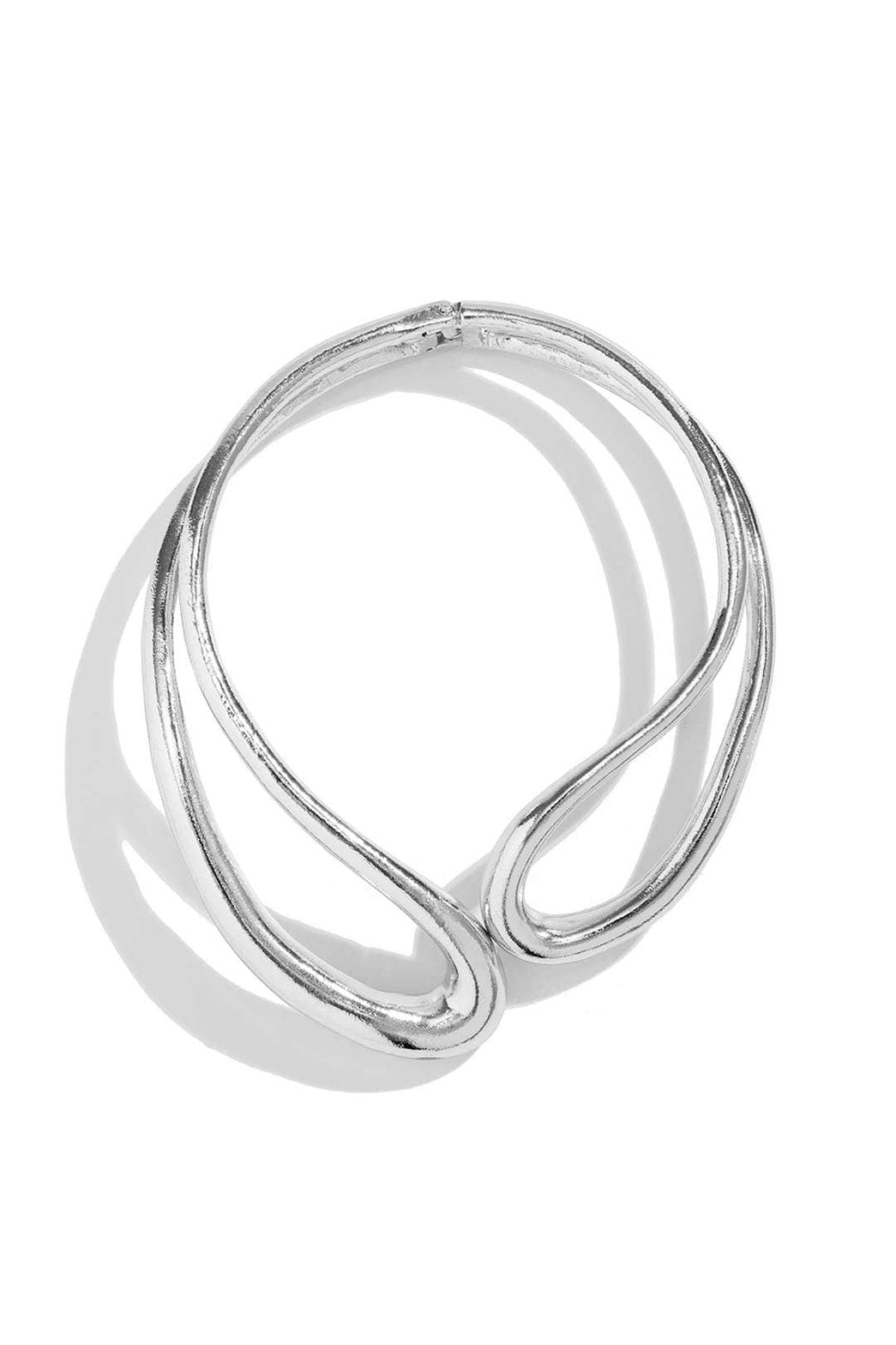 Collier contemporain élégant raffinement