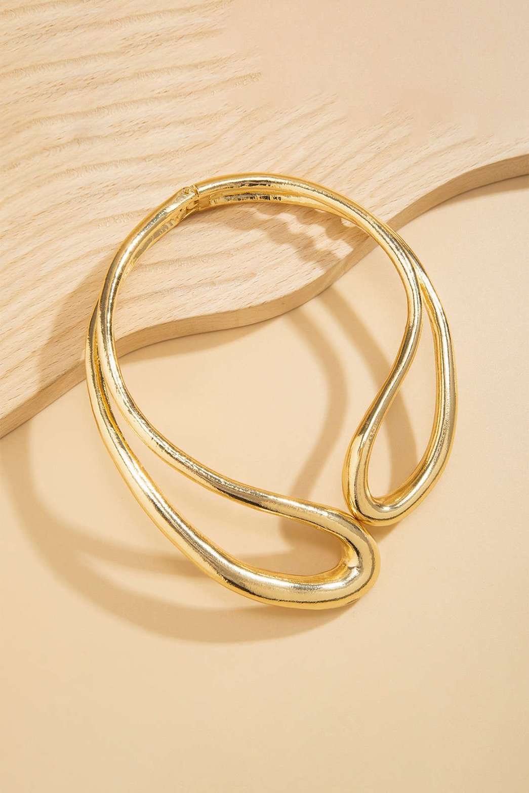 Collier asymétrique élégant harmonie