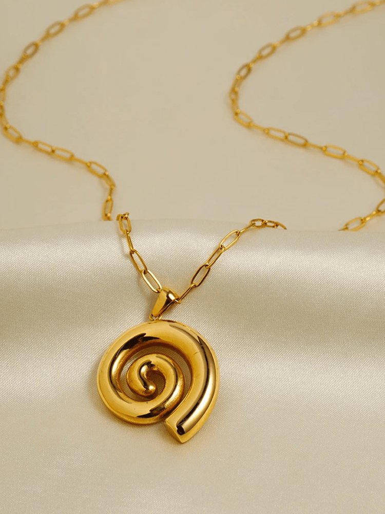 Collier spirale plaqué or vue côté lune