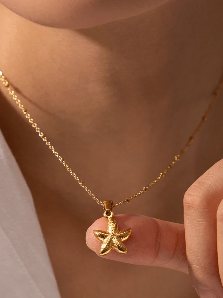 Vue rapprochée du collier étoile de mer douceur