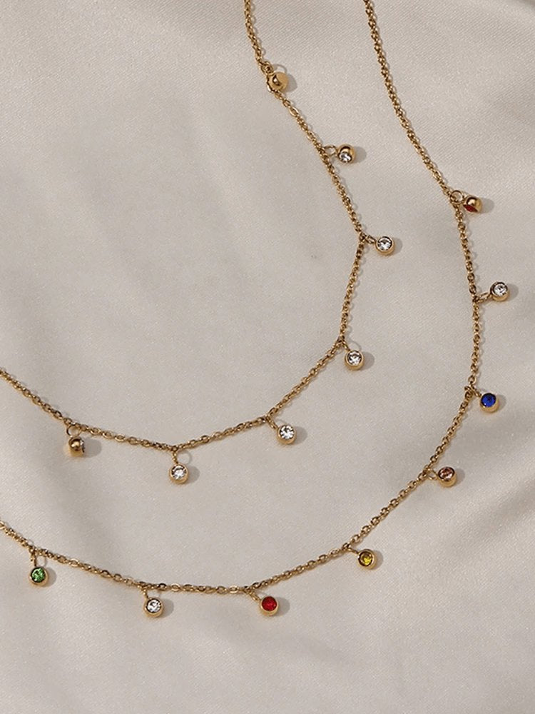 Collier fin avec cristaux multicolores danse