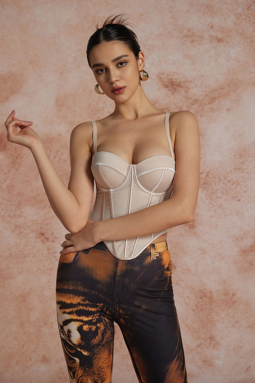 Corset blanc ajusté vue complète divin