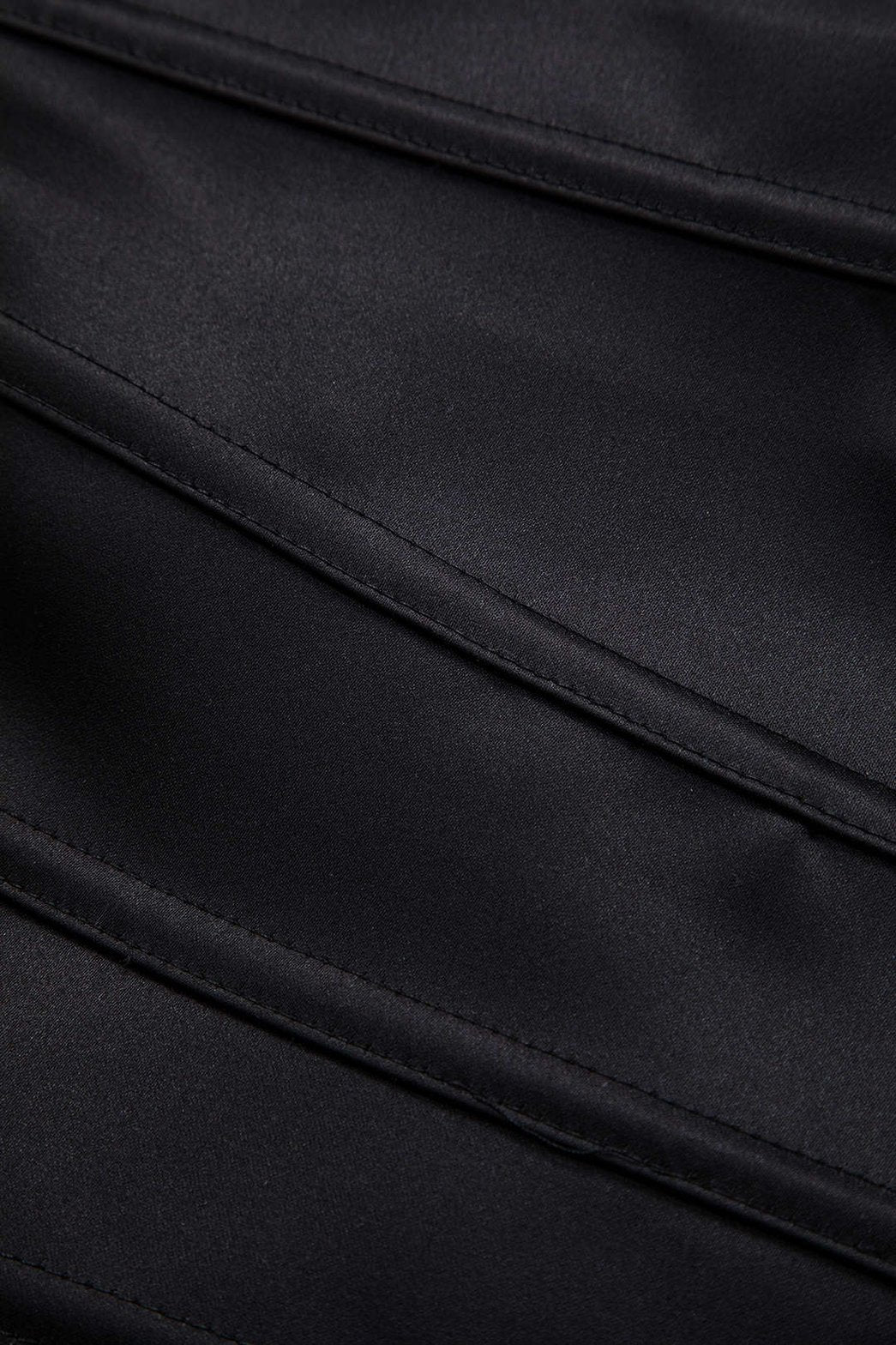 Corset bustier satiné noir détail laçage nuage