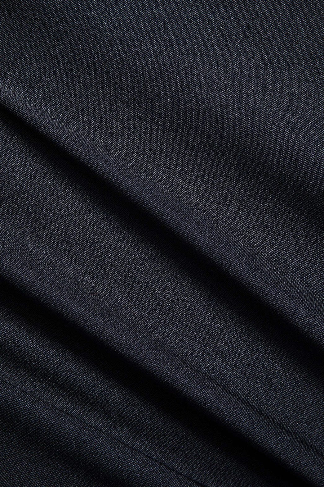 Détail de la finition du blazer cristal