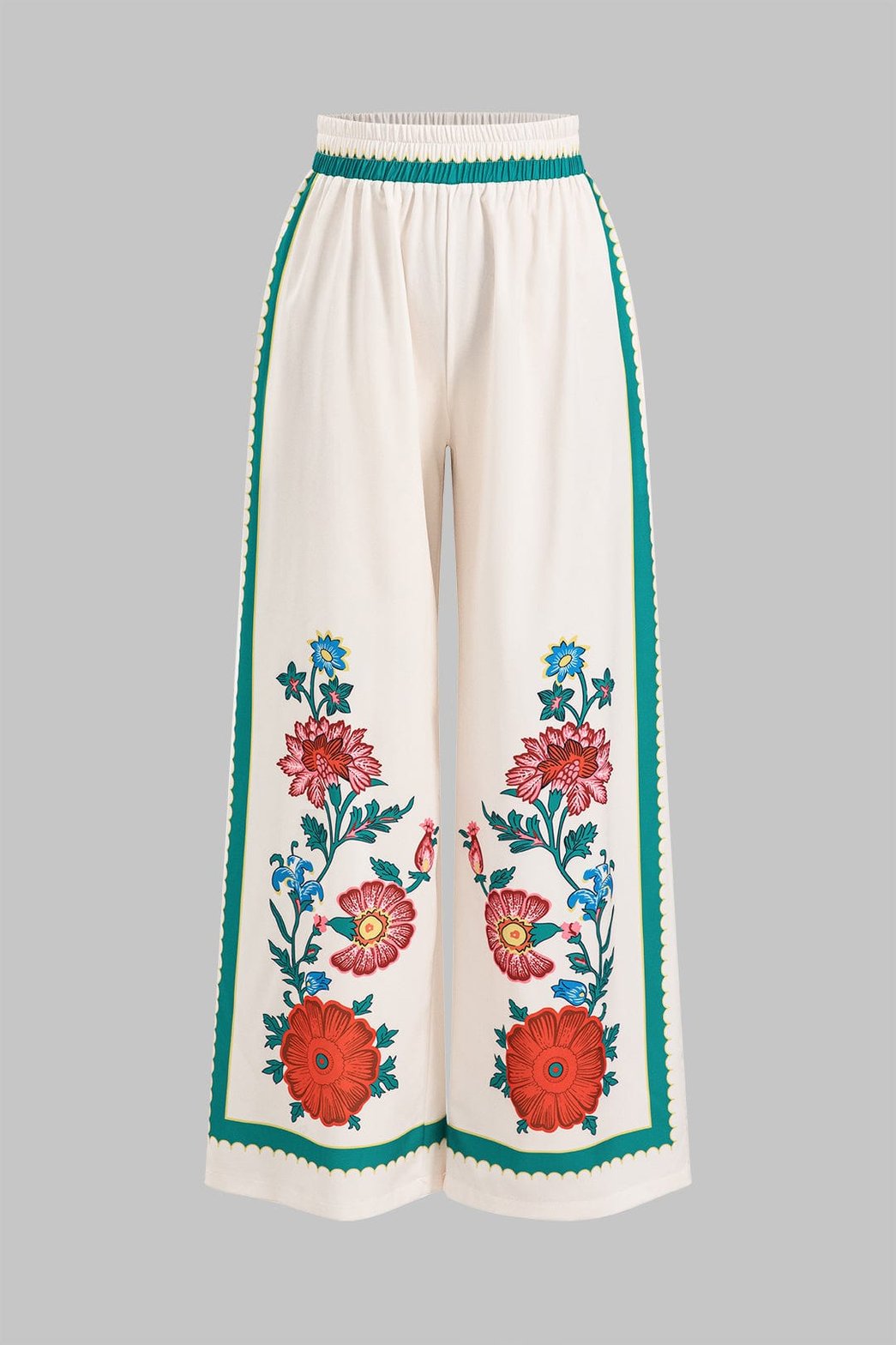 Vue latérale ensemble bohème fleuri plume