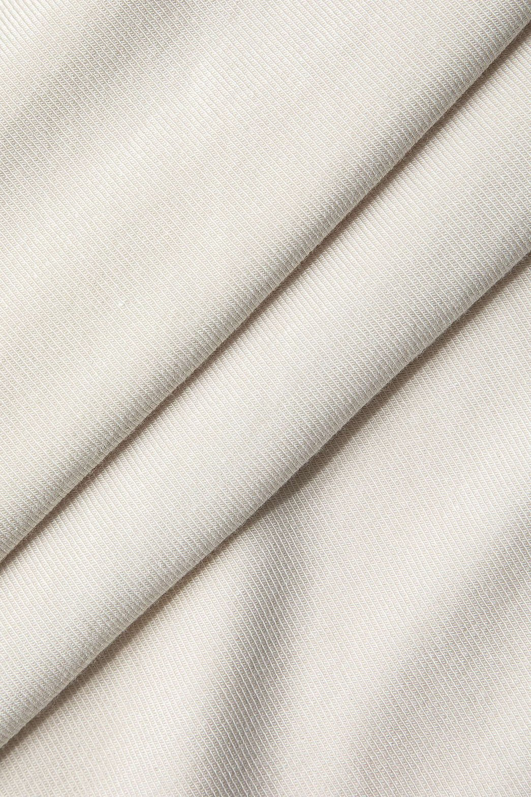Ensemble blanc complet vue de profil - éthéré