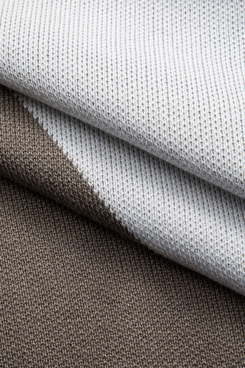 Ensemble tricot col roulé motif losanges bicolore vue détail joie