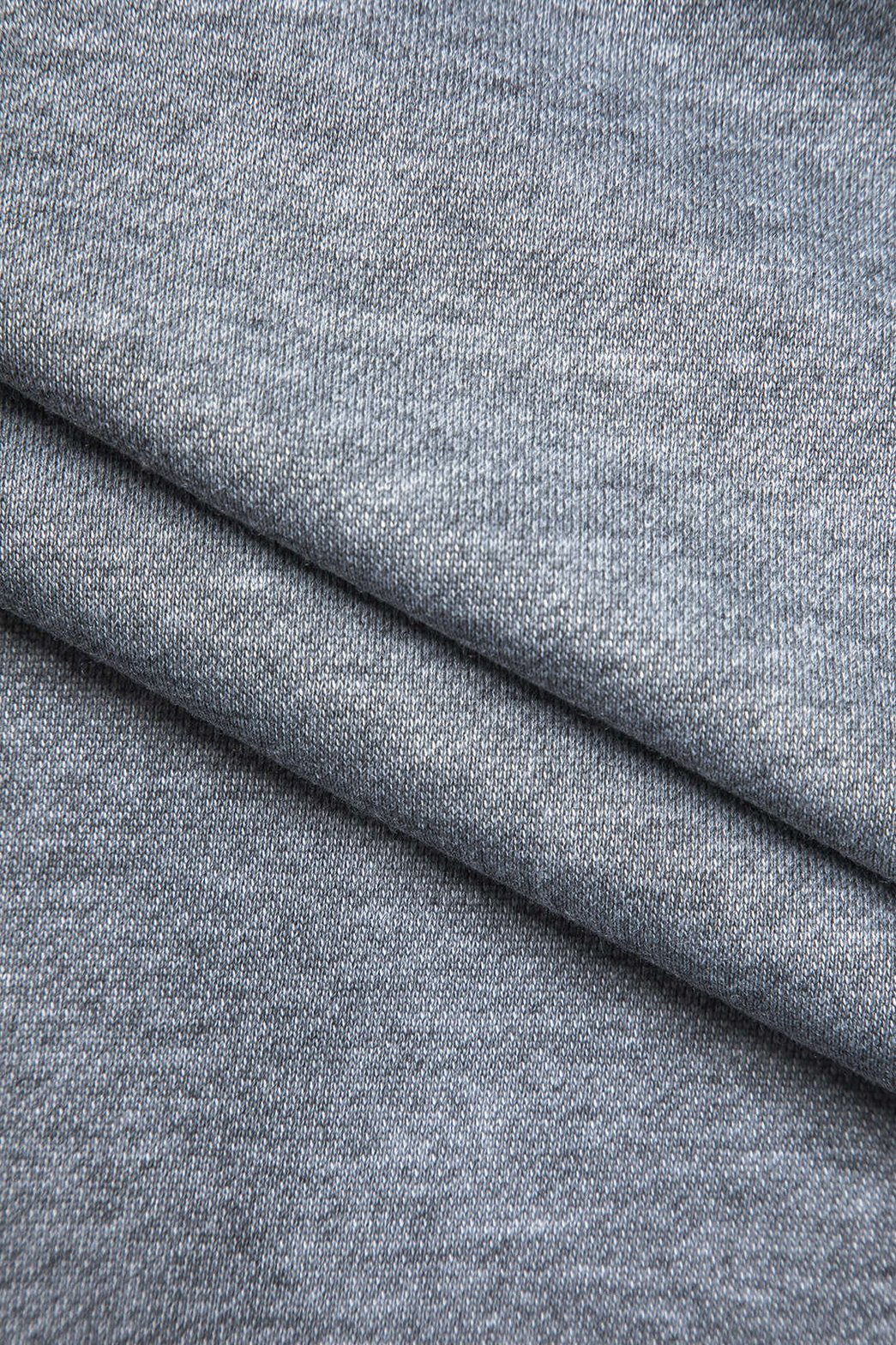 Ensemble complet montrant la silhouette harmonieuse raffiné