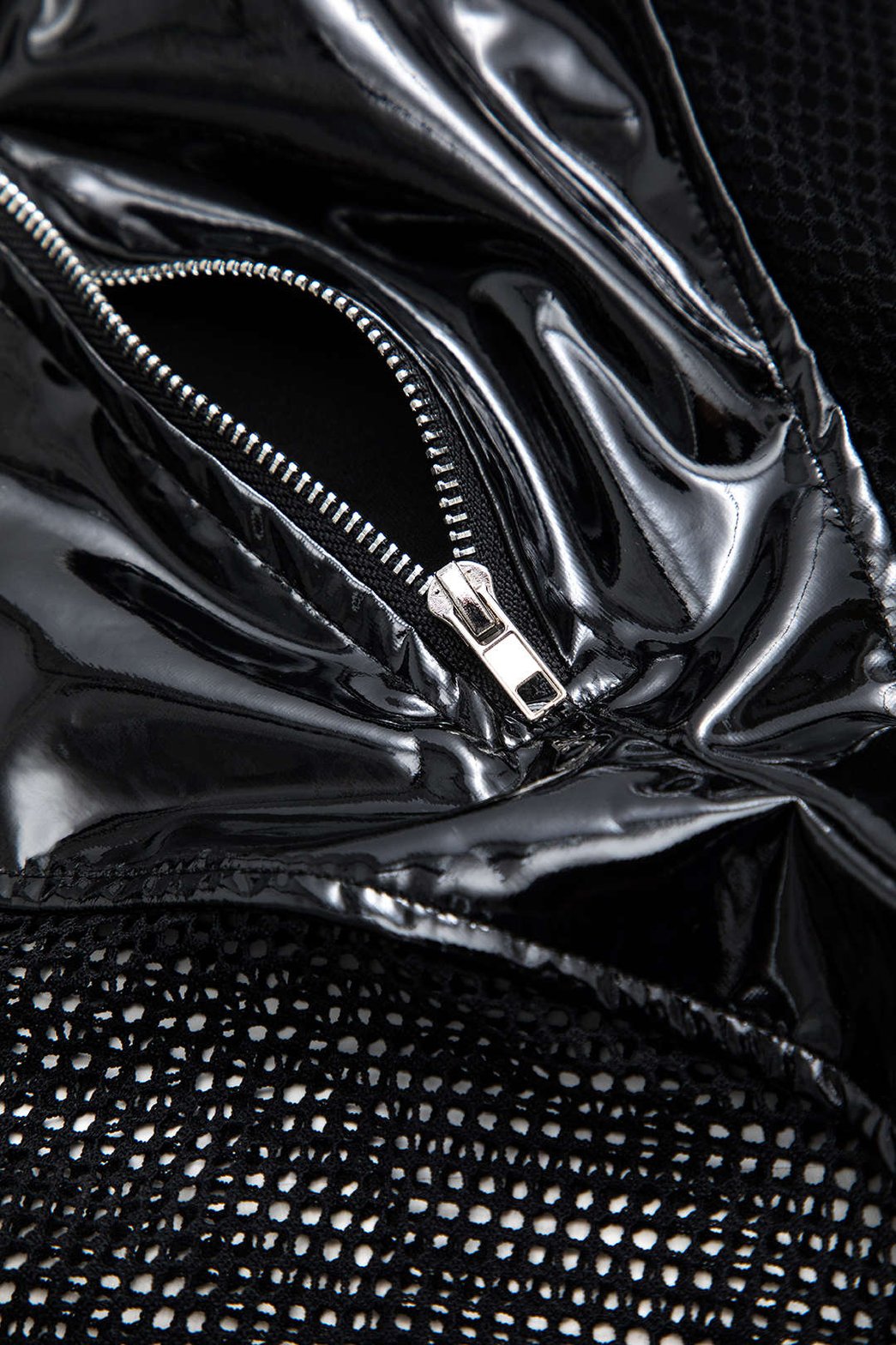 Ensemble vinyle noir zippé vue detail jade