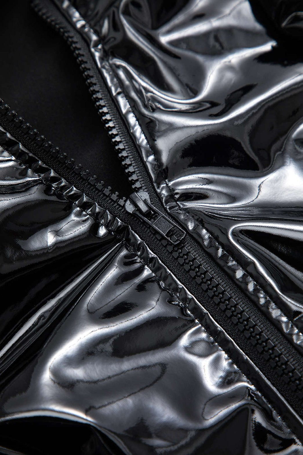 Ensemble vinyle noir zippé vue detail top ambre