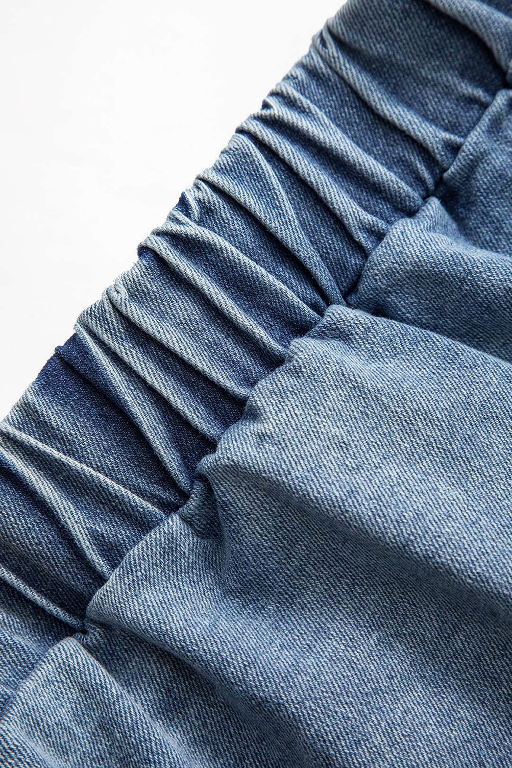 Vue d'ensemble du total look denim pluie