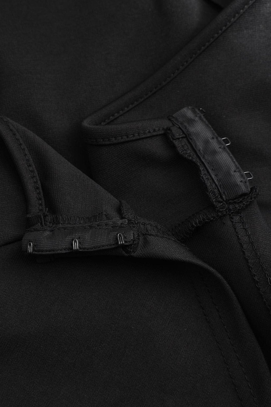 Détail plissé jupe blanche étoile