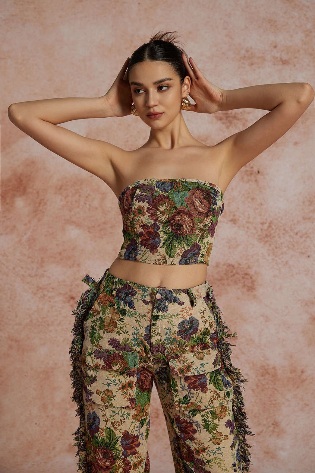 Vue du pantalon à franges rose
