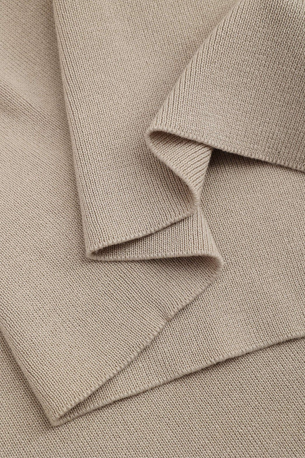 Ensemble cape et pantalon beige détail broderie art