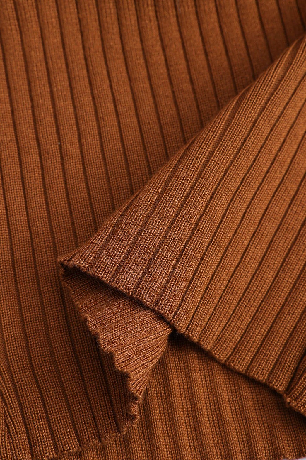 Ensemble maille côtelée marron détail finitions raffinement