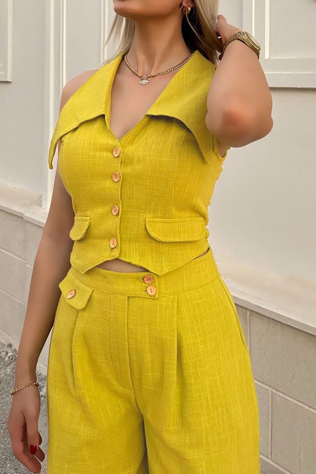 Ensemble lin blanc détail coupe éclat