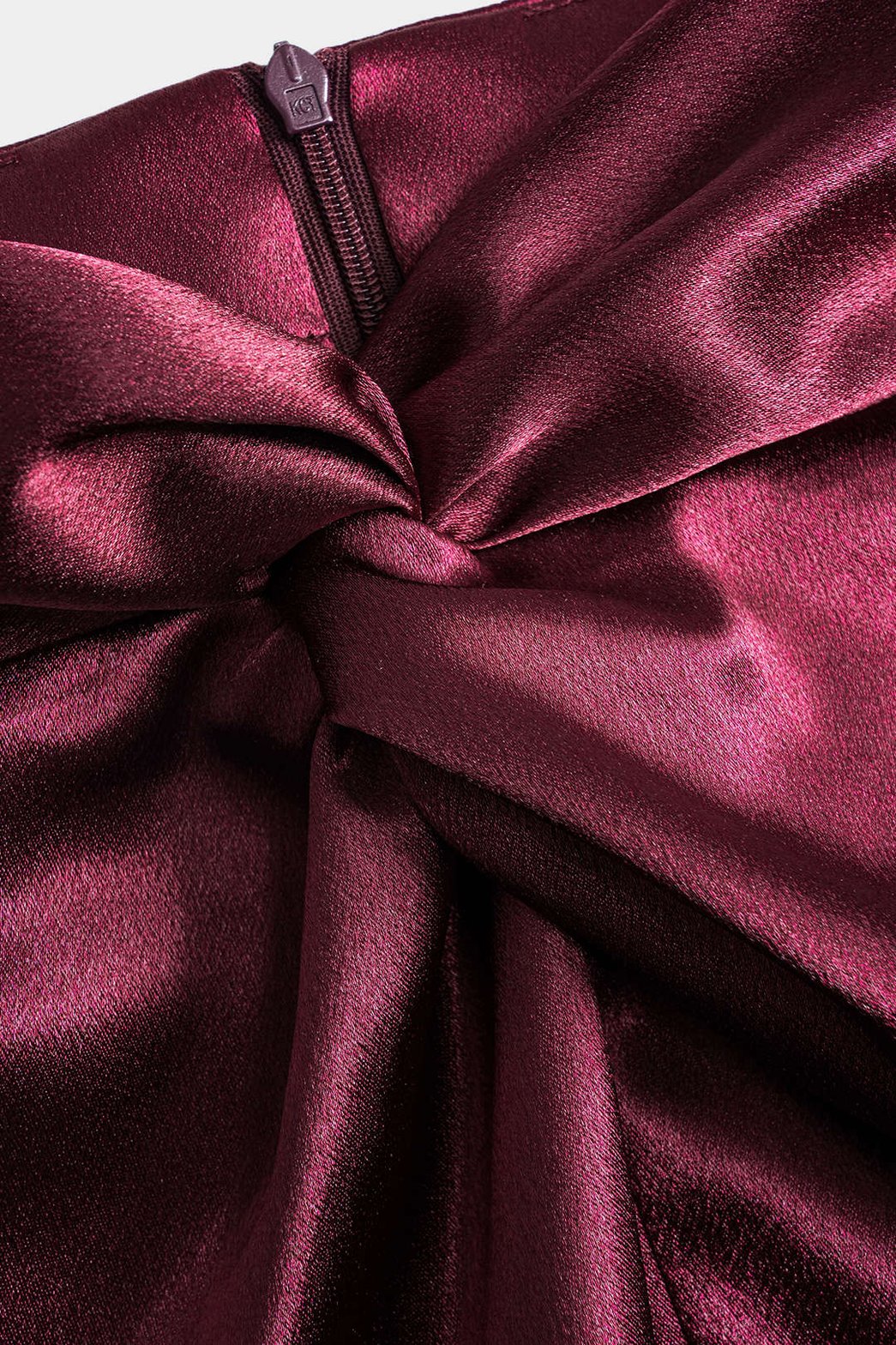 Tenue deux pièces satin bordeaux raffiné