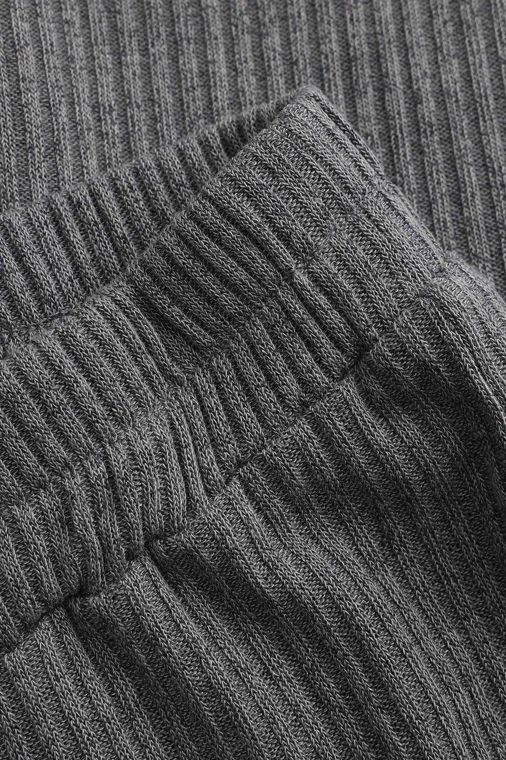 Ensemble plissé asymétrique gris vue portée vent