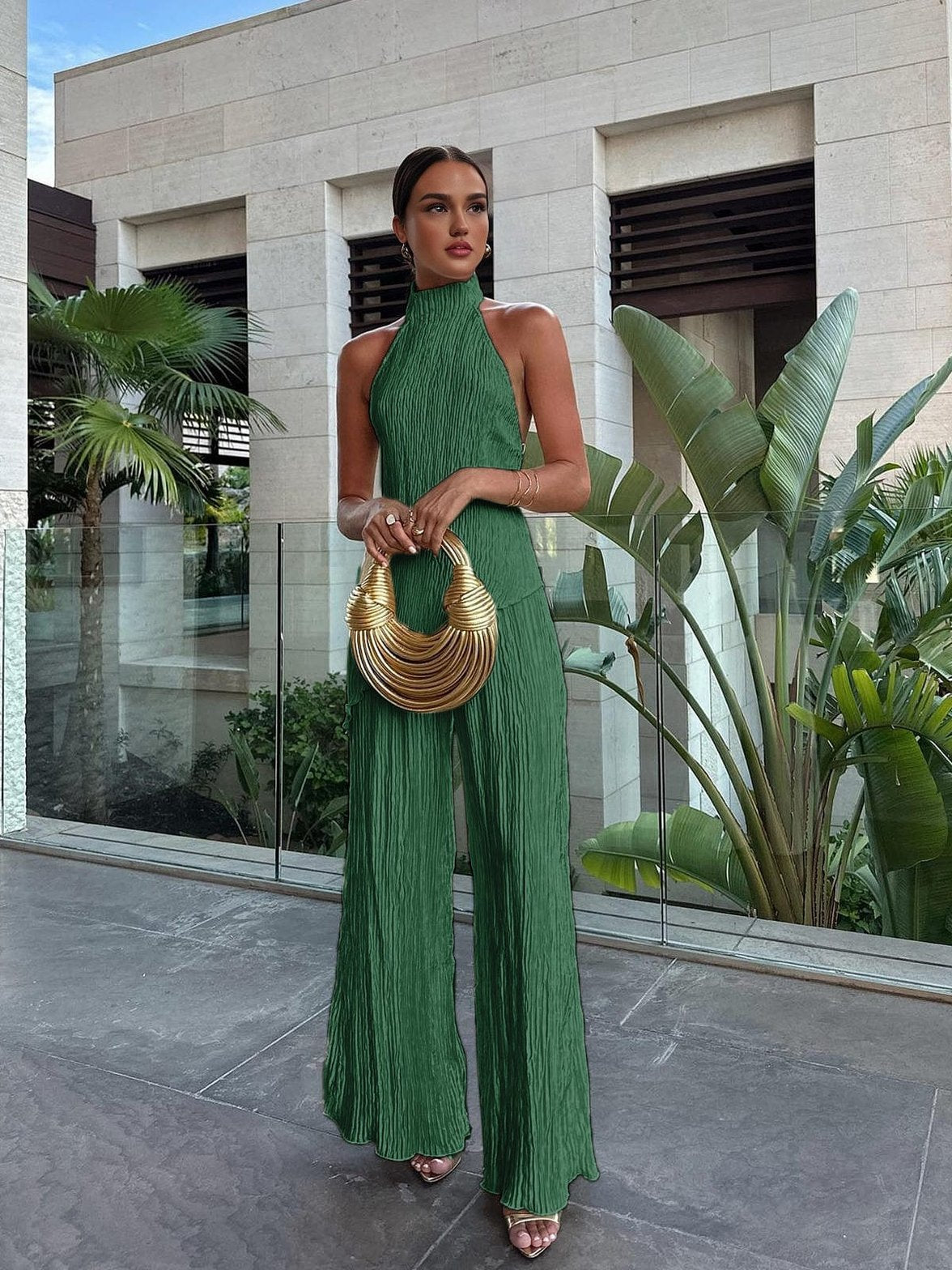 Ensemble Satiné Dos Nu avec Pantalon Plissé