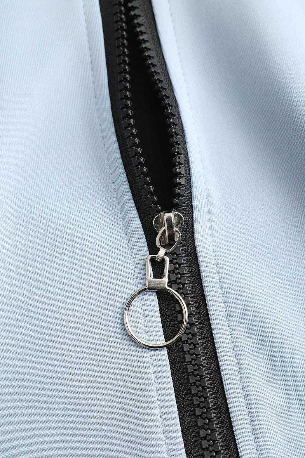 Détail cordon de serrage capuche passion