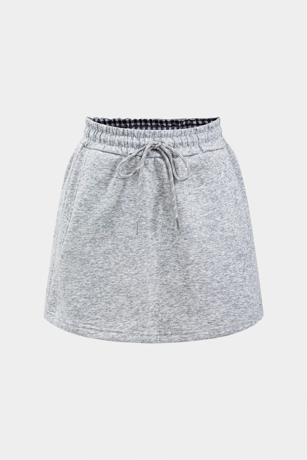 Vue latérale ensemble coordonné gris tendance
