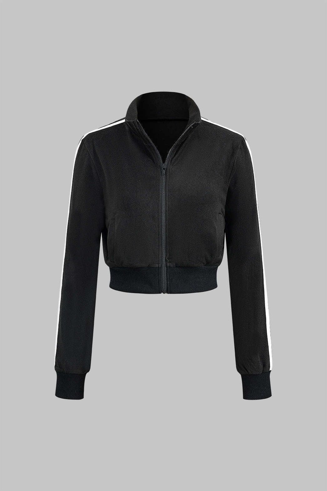 Veste zippée courte noire et pantalon denim lune