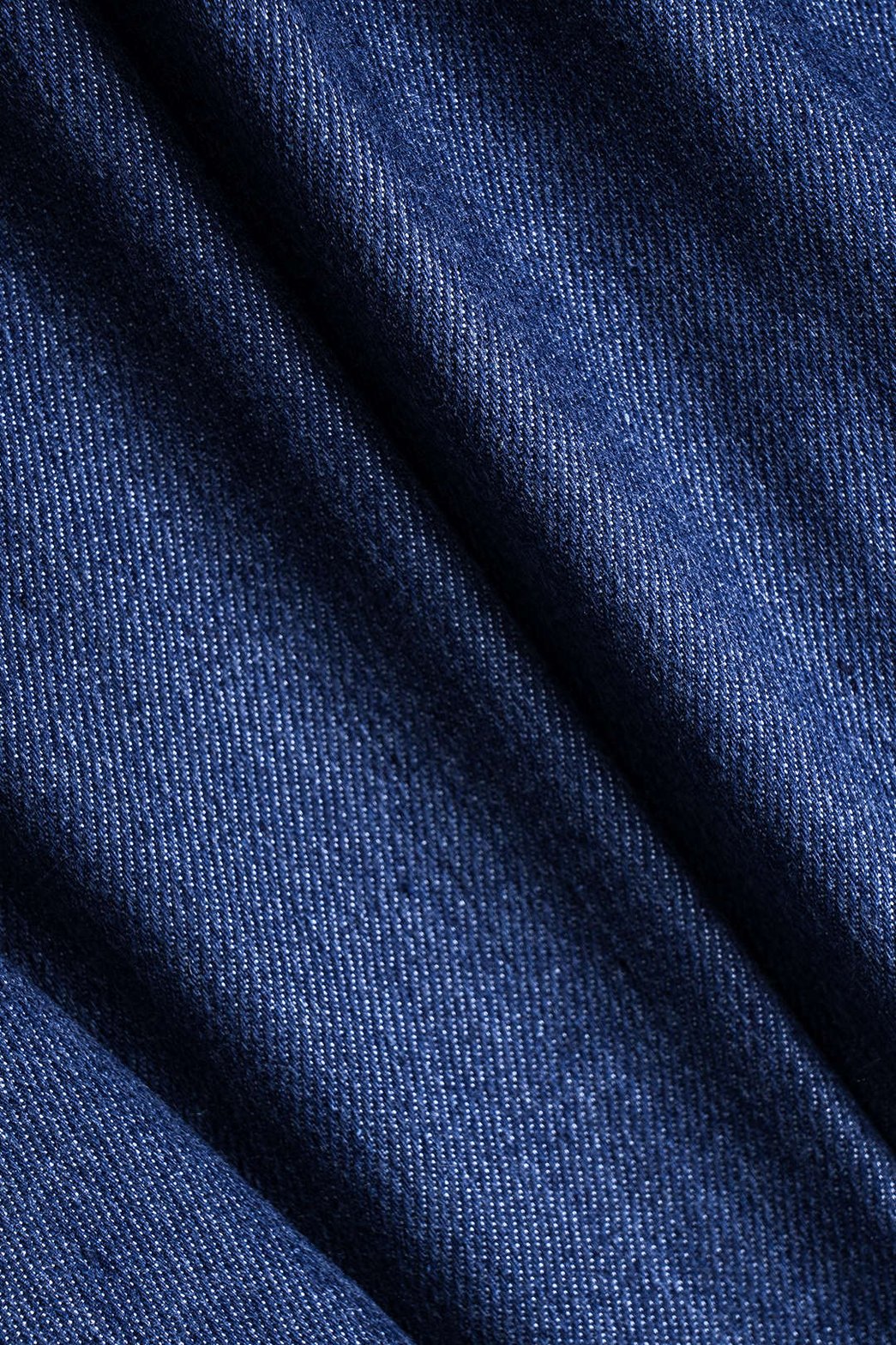 Vue de dos ensemble sportif noir vent
