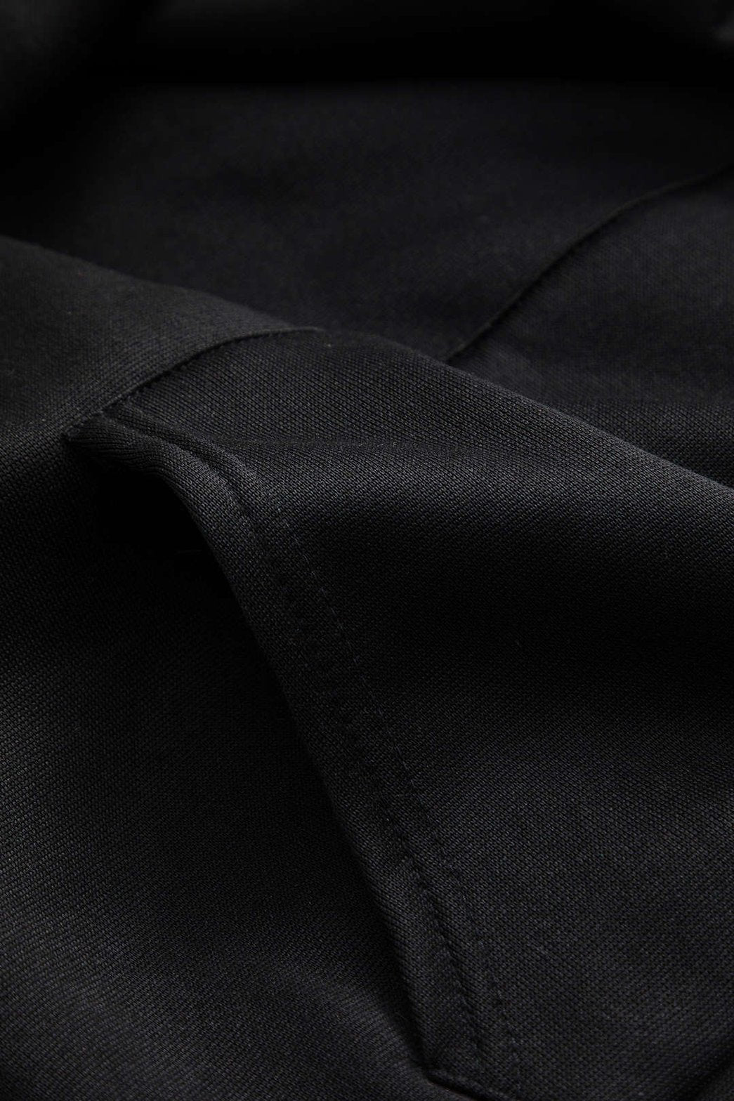 Ensemble sportswear noir col roulé vue détaillée étoile