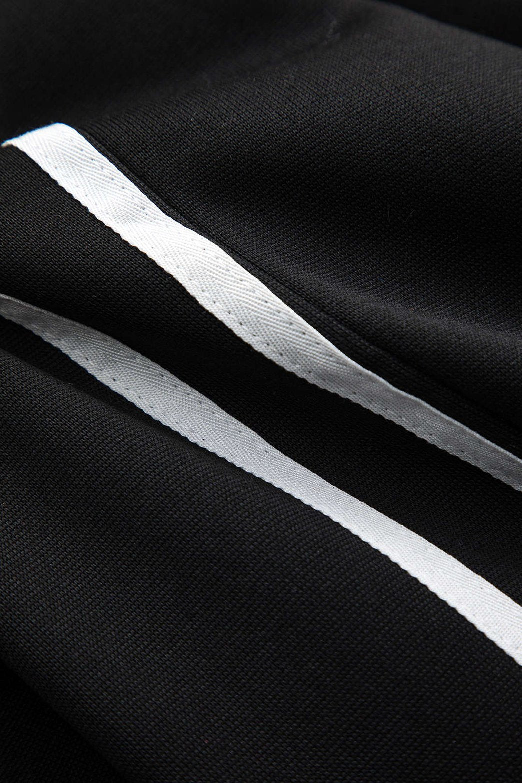 Ensemble sportswear noir col roulé vue complète zen