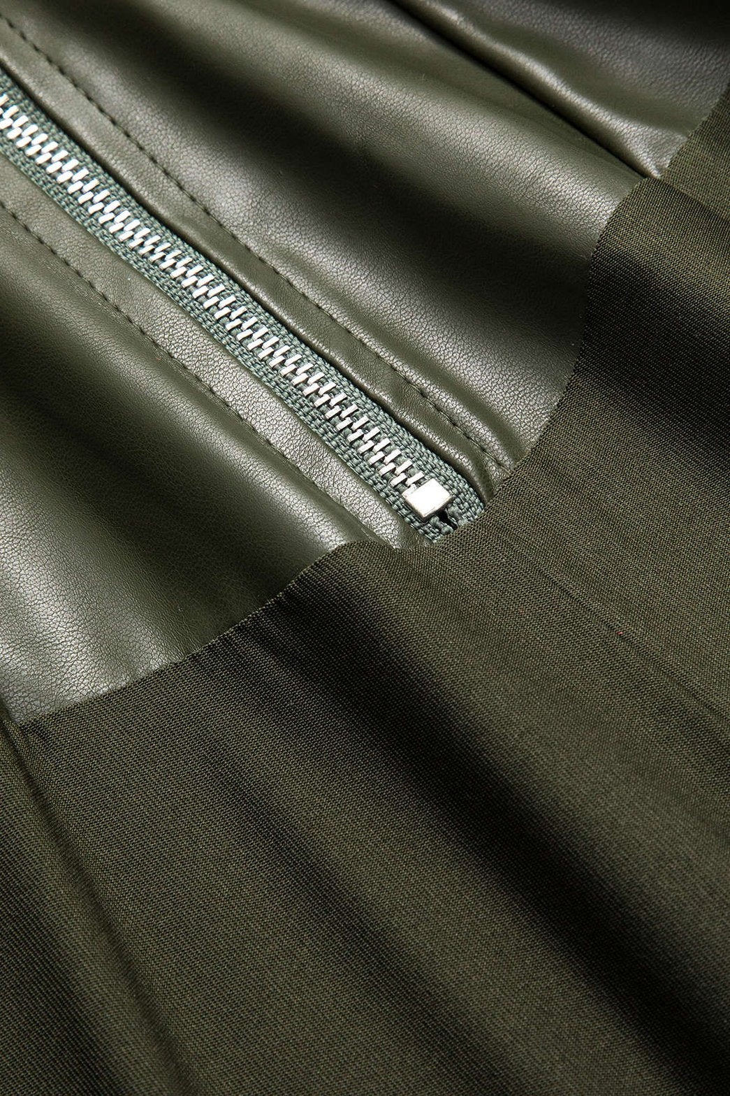 Ensemble simili cuir kaki détail matière pluie