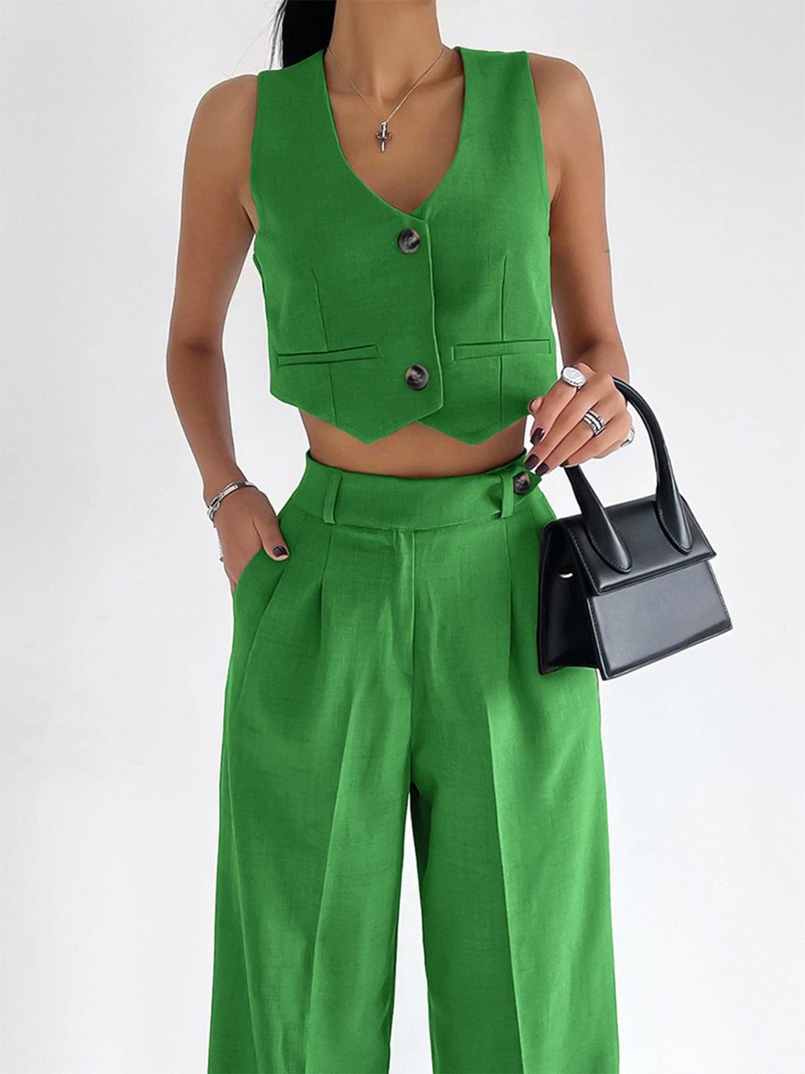 Ensemble tailleur vert sophistiqué vue de côté douceur