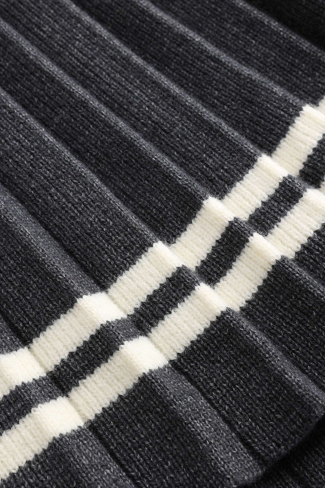 Ensemble jupe plissée et haut sans manches charme