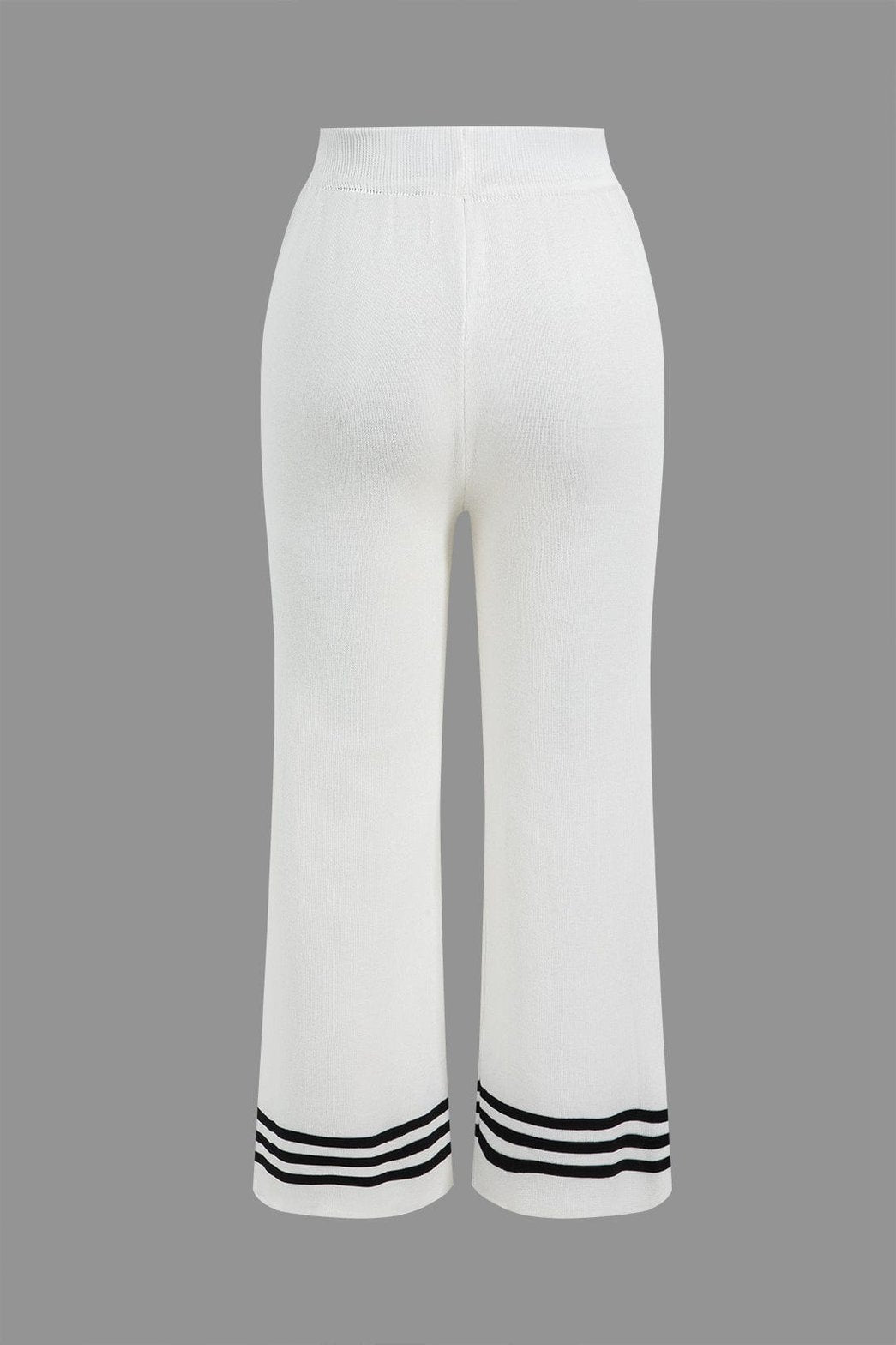 Tenue coordonnée noir et blanc élégante