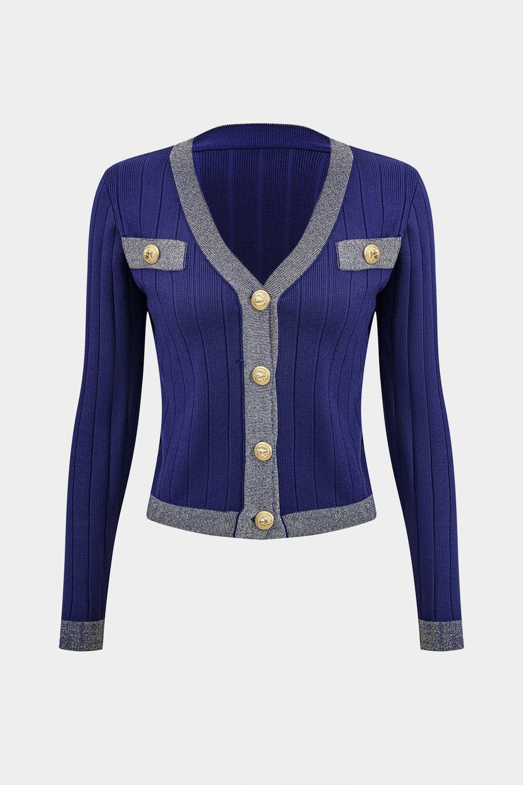 Détail finitions argentées ensemble tricot raffinement