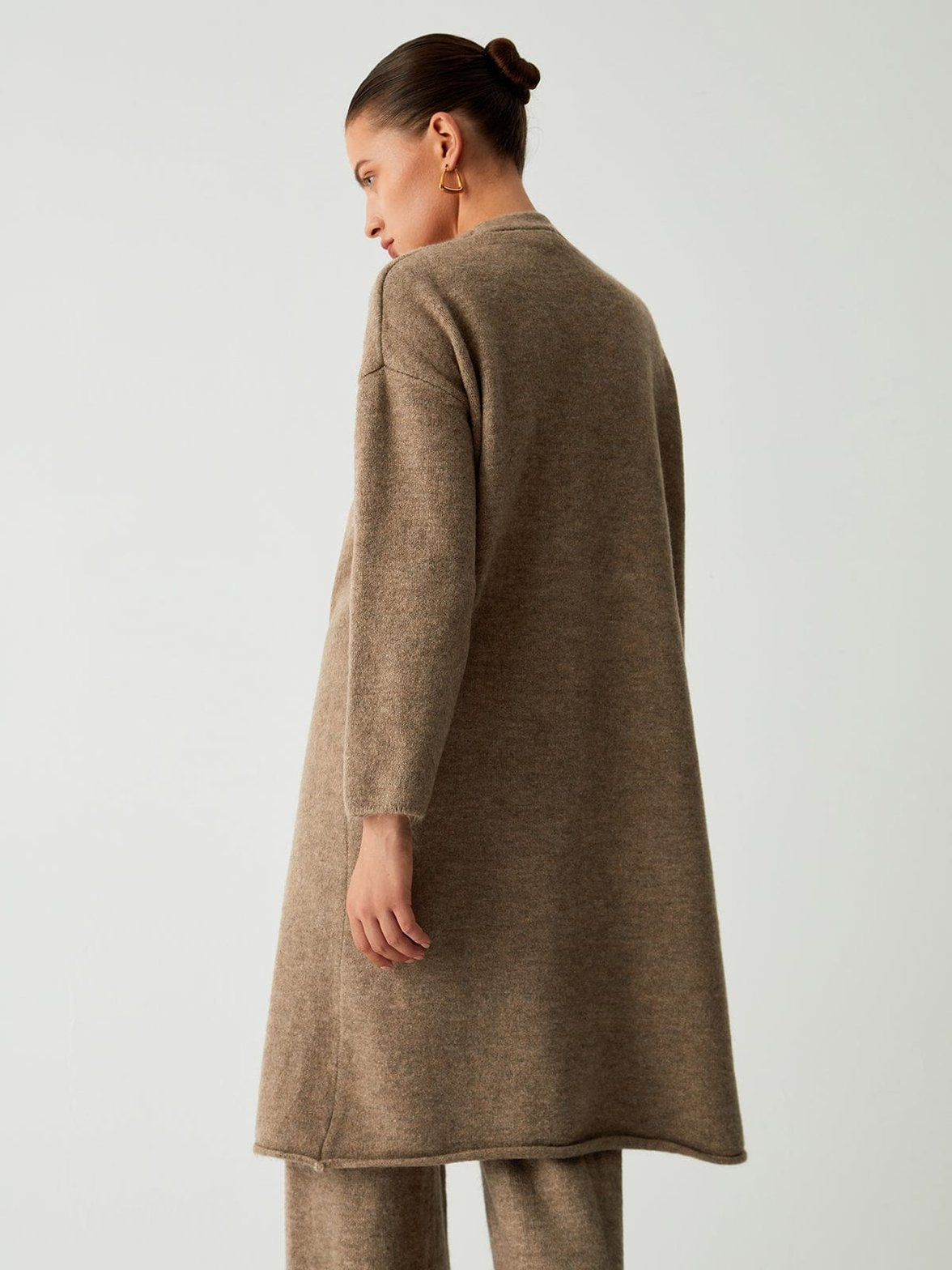 Ensemble tricot long beige raffiné harmonieux