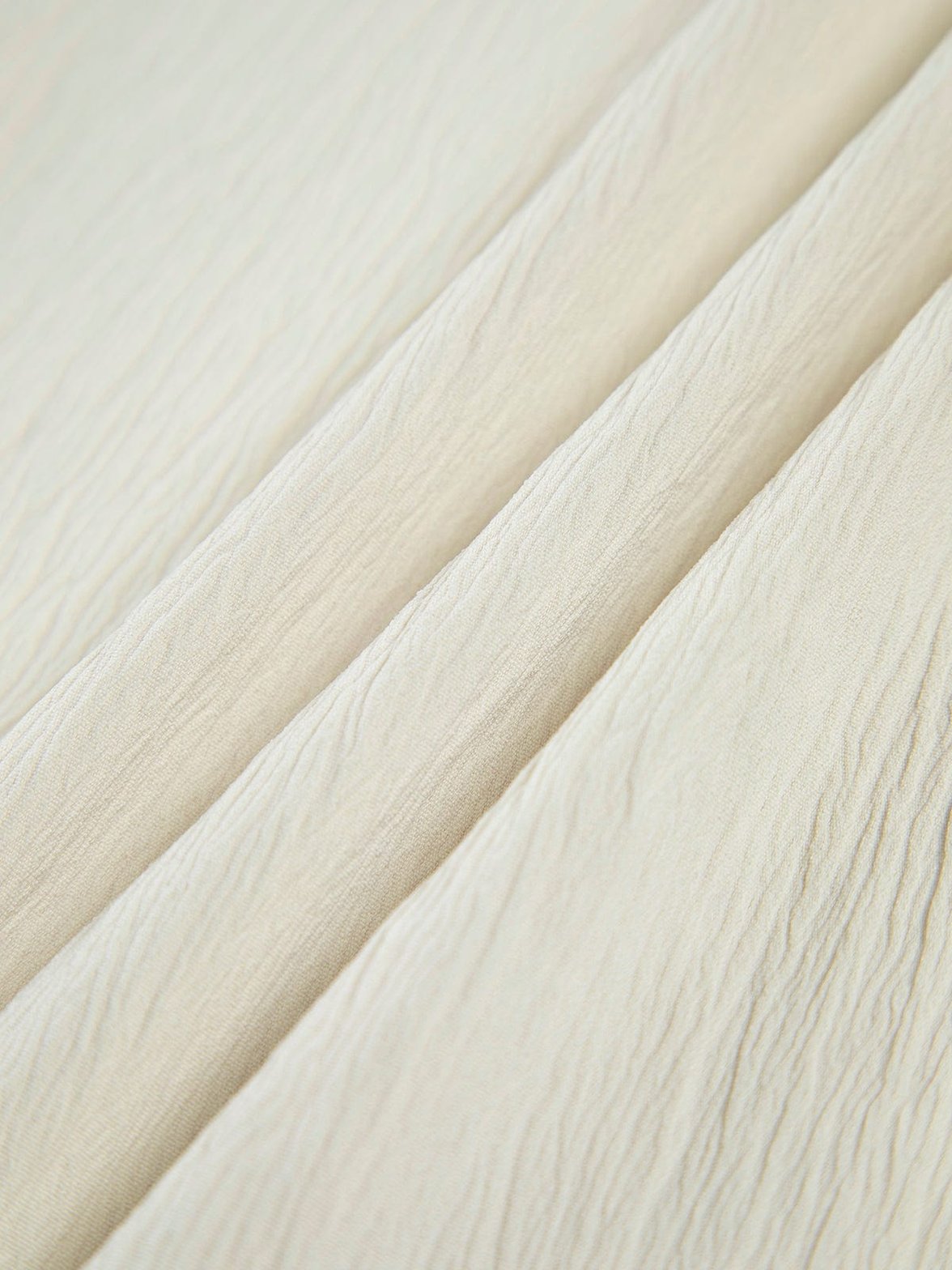 Vue portée gilet brodé sérénité