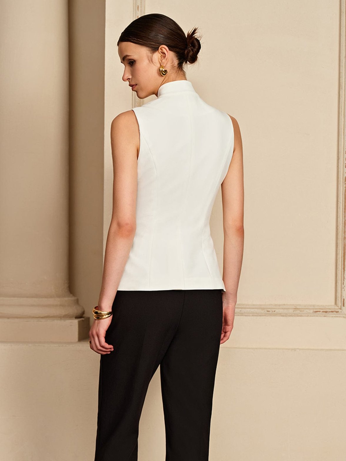 Gilet blanc coupe ajustée détails grâce