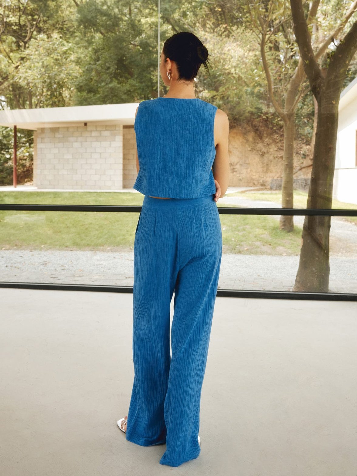 Gilet bleu en lin et coton look complet naturel