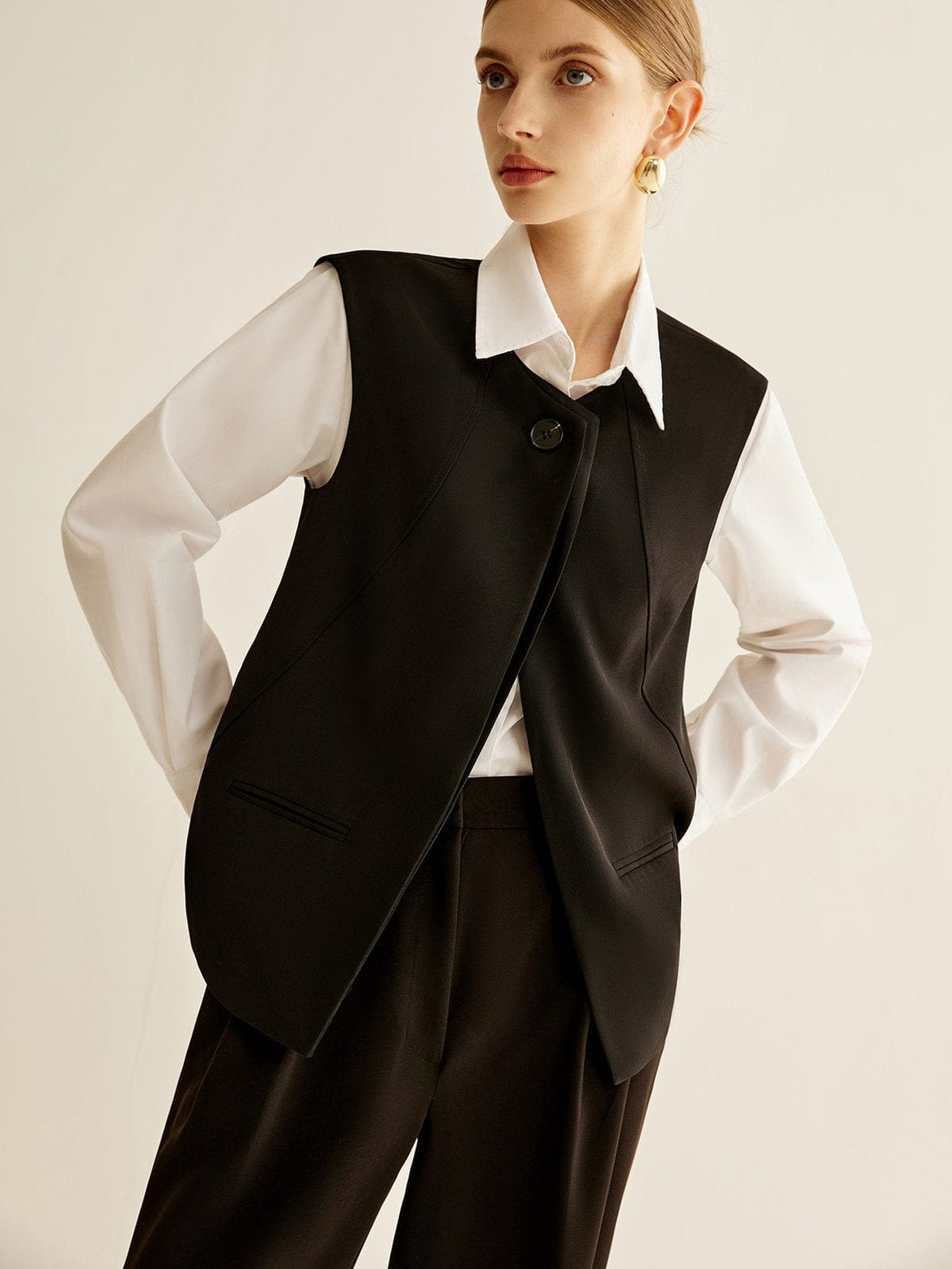 Gilet noir chic détail boutonnage douceur