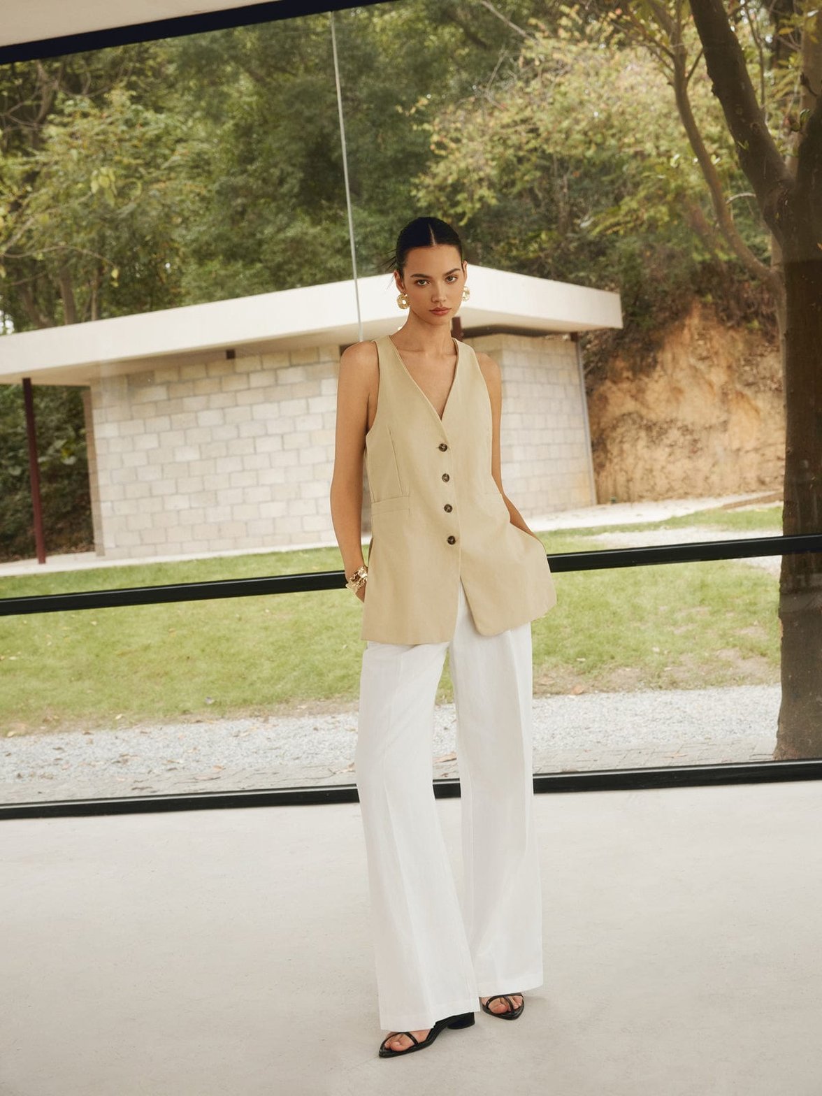 Gilet beige coupe ajustée raffinement