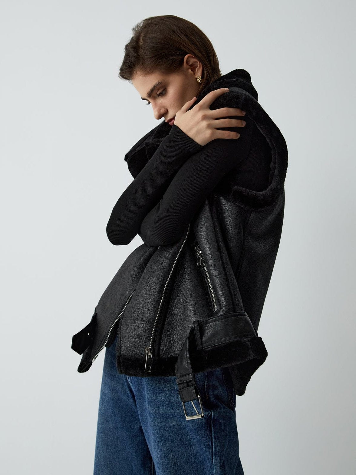 Gilet simili cuir noir détail col tendance