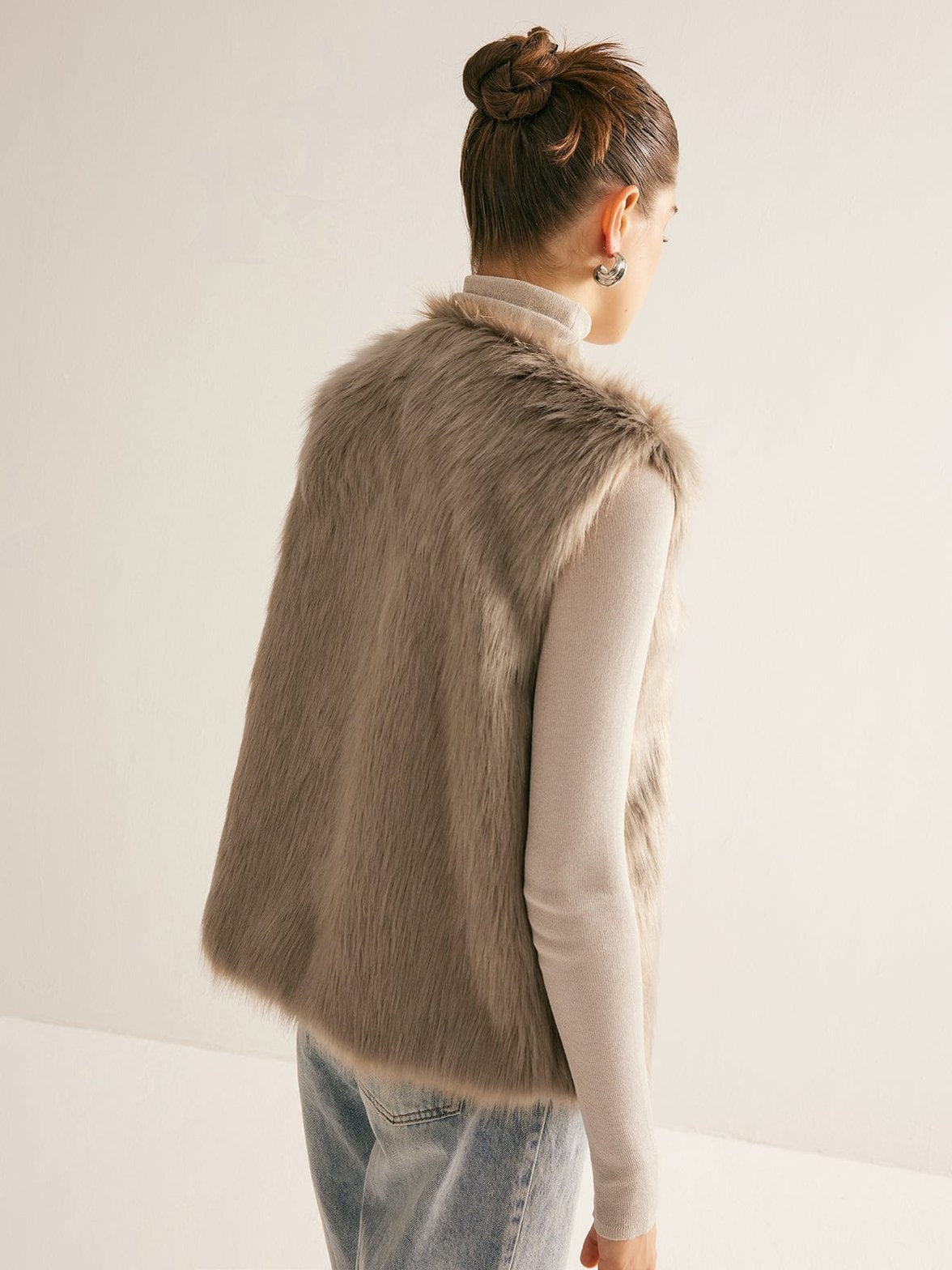 Gilet fausse fourrure style grâce