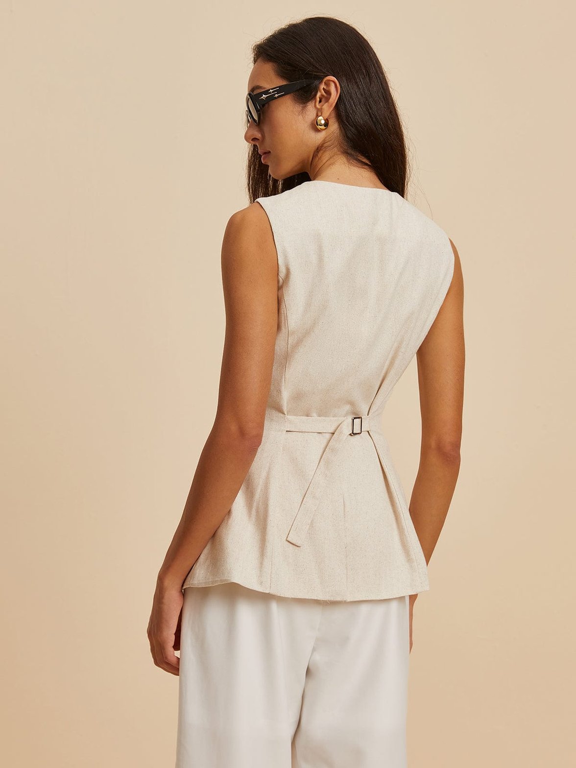 Gilet lin beige vue dos élégance