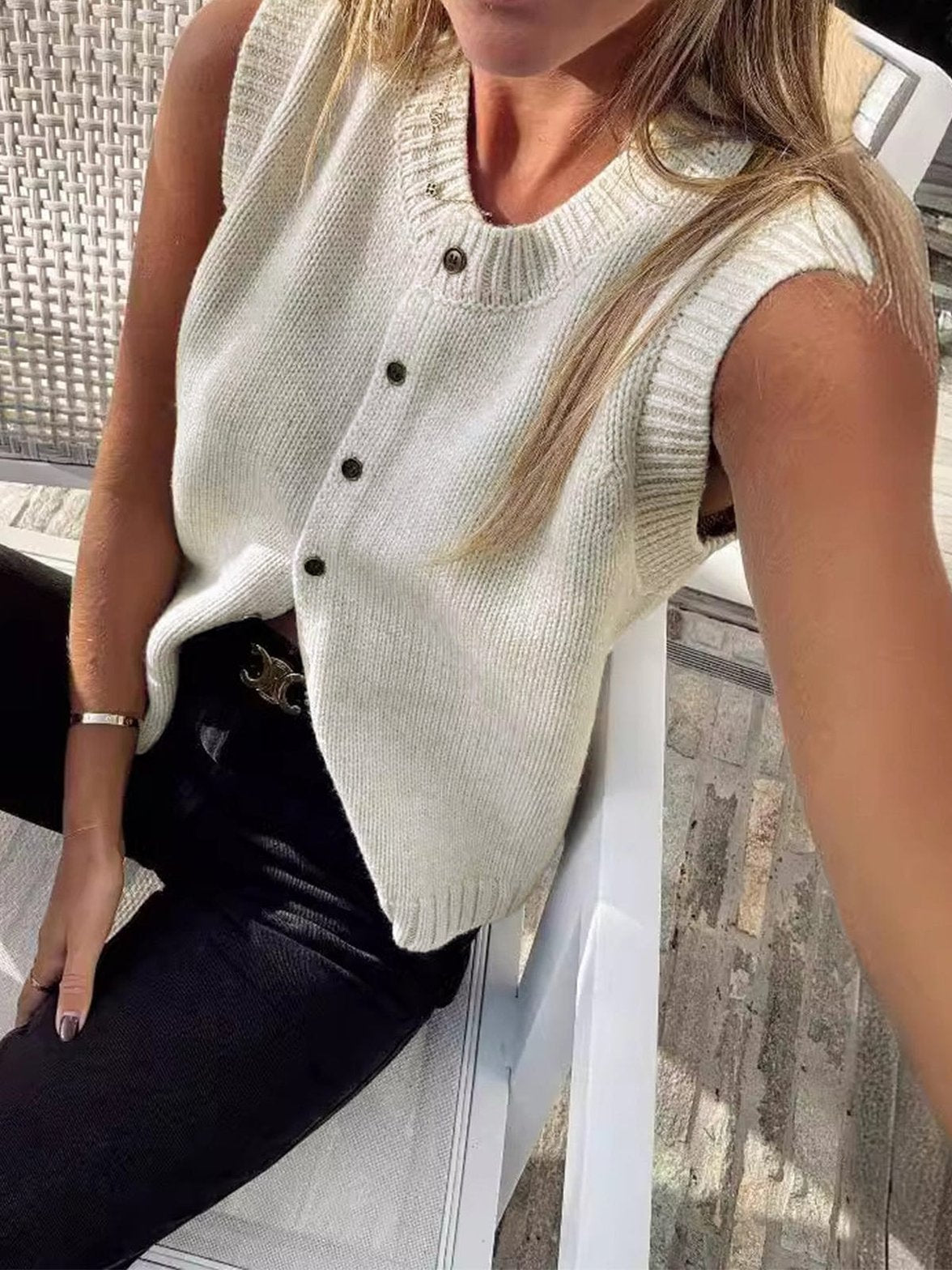 Gilet blanc tricot élégant vue face soleil