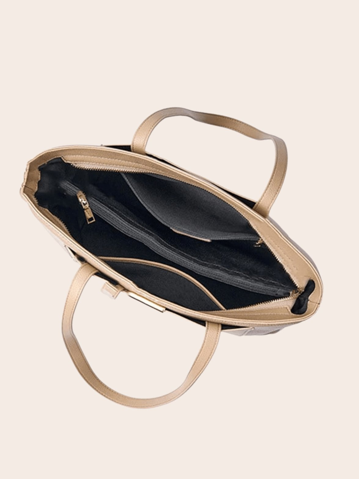 Vue de côté du sac en cuir beige étoile